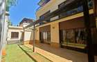 5 Bed Townhouse with En Suite at Lavington - 13