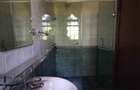5 Bed Townhouse with En Suite in Lavington - 12
