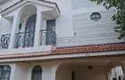 4 Bed Townhouse with En Suite at Lavington - 1