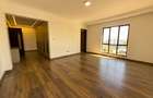 3 Bed Apartment with En Suite in Brookside - 10