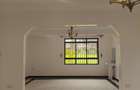 7 Bed House with En Suite at Hillcrest - 10