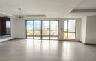 3 Bed Apartment with En Suite at Riverside - 4