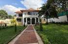 5 Bed House with En Suite in Runda - 1