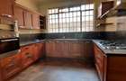 5 Bed Townhouse with En Suite at Lavington - 3