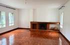 4 Bed Villa with En Suite in Hill View - 9