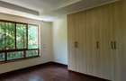 5 Bed Townhouse with En Suite in Spring Valley - 10