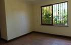 5 Bed Townhouse with En Suite in Spring Valley - 17