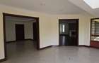 5 Bed House with En Suite in Spring Valley - 8