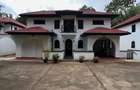 4 Bed Townhouse with En Suite at Riverside Drive - 1