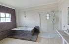 4 Bed House with En Suite at Old Runda. - 20