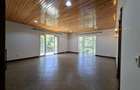 5 Bed House with En Suite in Rosslyn - 16