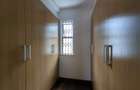 5 Bed Townhouse with En Suite in Lavington - 4