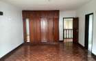 5 Bed House with En Suite in Lavington - 5