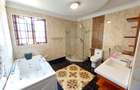 4 Bed House with En Suite in Runda - 10