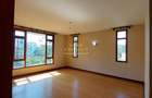3 Bed Apartment with Swimming Pool in Riverside - 7