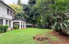4 Bed House with En Suite in Hill View - 1
