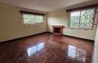 5 Bed Townhouse with En Suite at Lavington - 7