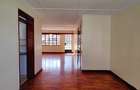3 Bed Apartment with En Suite at Hatheru Road - 8