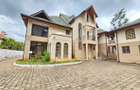 6 Bed House with En Suite in Runda - 1