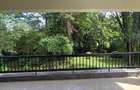 5 Bed House with En Suite at Un Crescent - 14