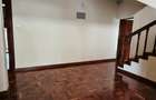 4 Bed House with En Suite at Rosslyn - 17