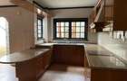 4 Bed House with En Suite in Riverside - 14