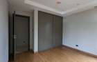 3 Bed Apartment with Gym in Riverside - 10