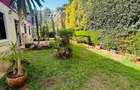 5 Bed Townhouse with En Suite in Lavington - 2