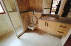 5 Bed Townhouse with En Suite in Spring Valley - 17