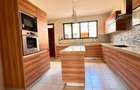 5 Bed Townhouse with En Suite in Lavington - 4