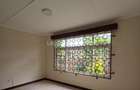 5 Bed Townhouse with En Suite in Lavington - 4