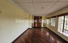 5 Bed Townhouse with En Suite in Spring Valley - 6