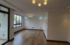 5 Bed Townhouse with En Suite in Lavington - 18