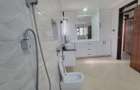 6 Bed House with En Suite in Membley - 10