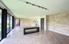 5 Bed Townhouse with En Suite at Westlands - 10