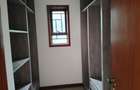 6 Bed Townhouse with En Suite in Lavington - 16