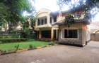 4 Bed Townhouse with En Suite at Lavington - 1