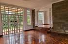 5 Bed House with En Suite in Rosslyn - 3