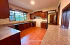 6 Bed House with Garden in Nyari - 2
