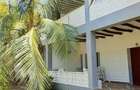 Serviced 2 Bed Apartment with Swimming Pool at Beach Road - 9
