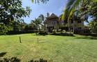5 Bed House with En Suite at Runda - 2