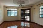 4 Bed Townhouse with En Suite in Lavington - 9