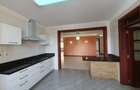 3 Bed Apartment with En Suite in Parklands - 9