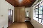 5 Bed House with En Suite in Lavington - 10