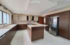 5 Bed Villa with En Suite at Lavington Green - 6