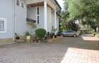 5 Bed House with En Suite in Nyari - 18