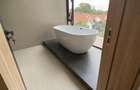 5 Bed Townhouse with En Suite in Lavington - 8
