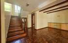 5 Bed Townhouse with En Suite in Kileleshwa - 16