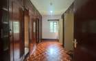 4 Bed Villa with En Suite at Lavington - 18
