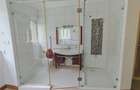 4 Bed Villa with En Suite in Riverside - 9